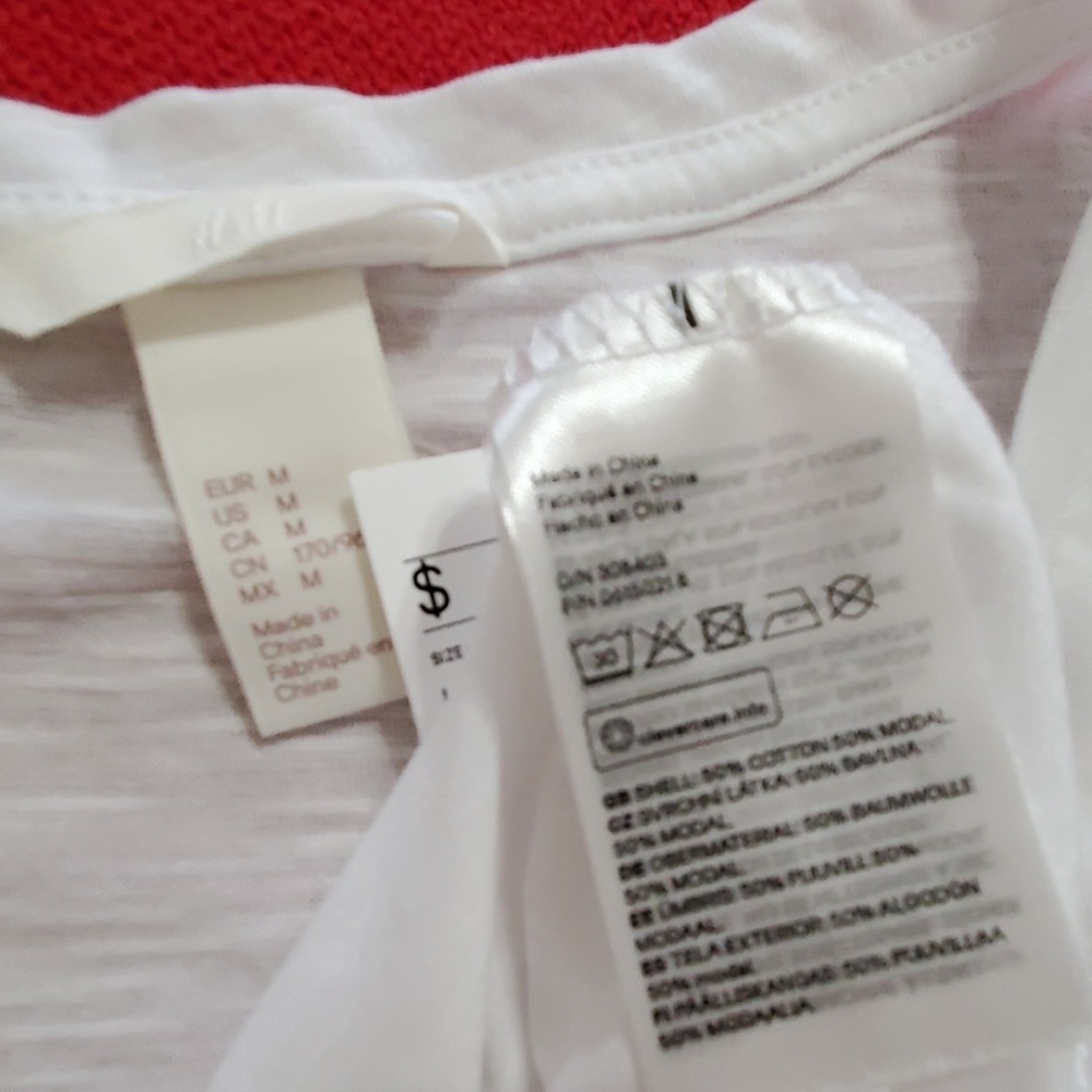 H & M• Pineapples graphics'mood colors short sleeve tee Med. - Picture 5 of 6